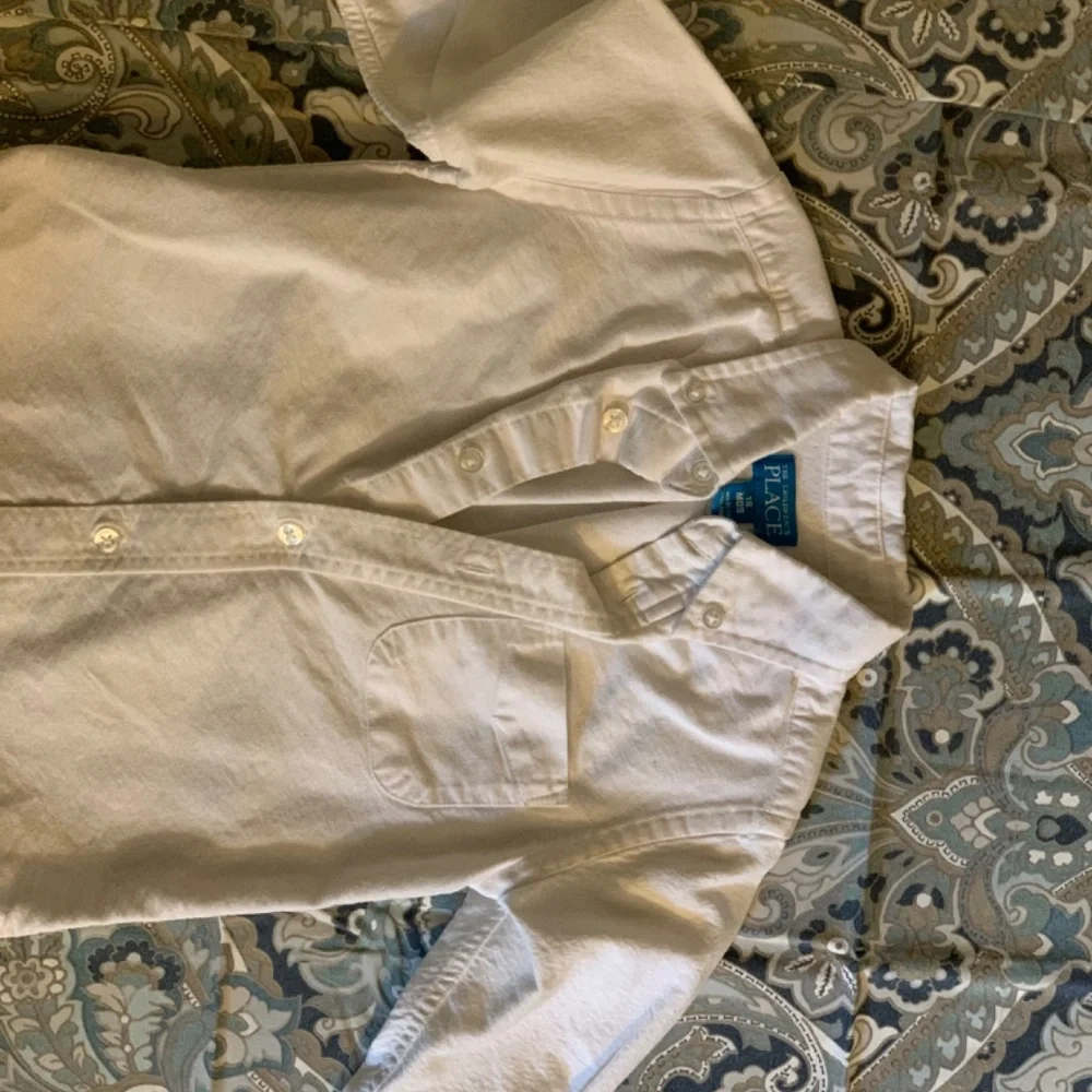 Four button down shirt - Picture 8 of 9